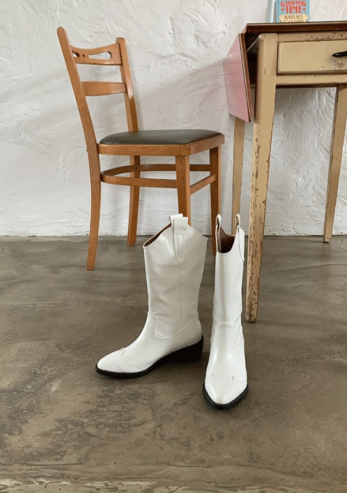 western boots (white)